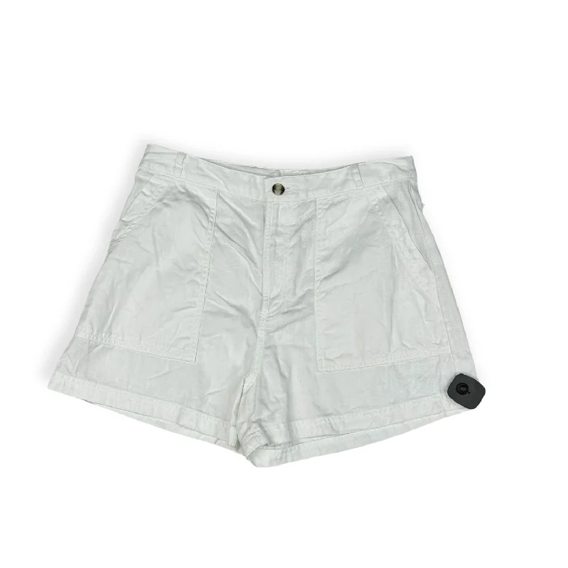 White Shorts Universal Thread, Size 10 Vacation