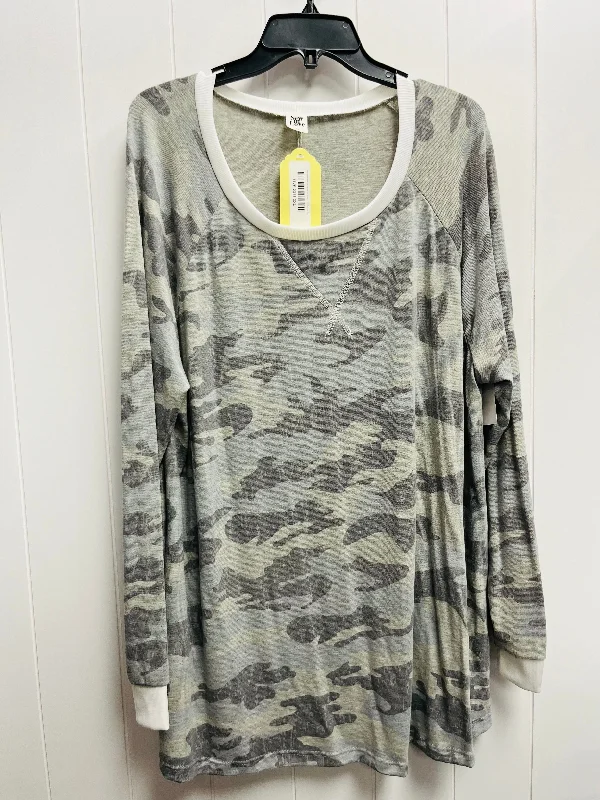 Top Long Sleeve By Sew In Love In Camouflage Print, Size: 3x