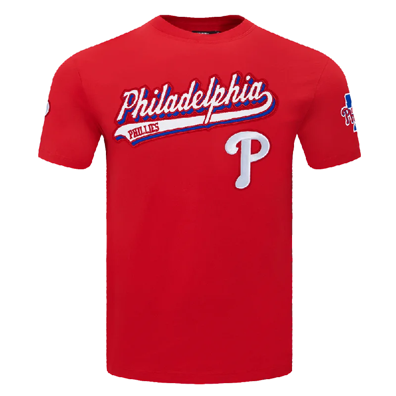 MLB PHILADELPHIA PHILLIES SCRIPT TAIL MEN'S TOPS (RED) Monochromatic Office Style