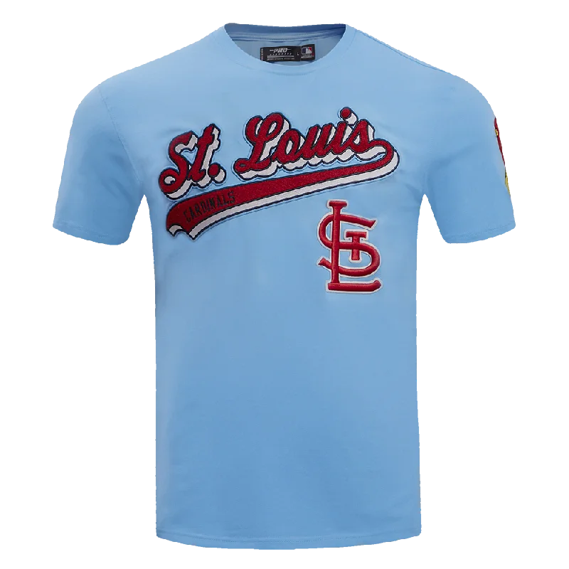 MLB ST. LOUIS CARDINALS SCRIPT TAIL MEN'S TOPS (UNIVERSITY BLUE) Bohemian Men's Free